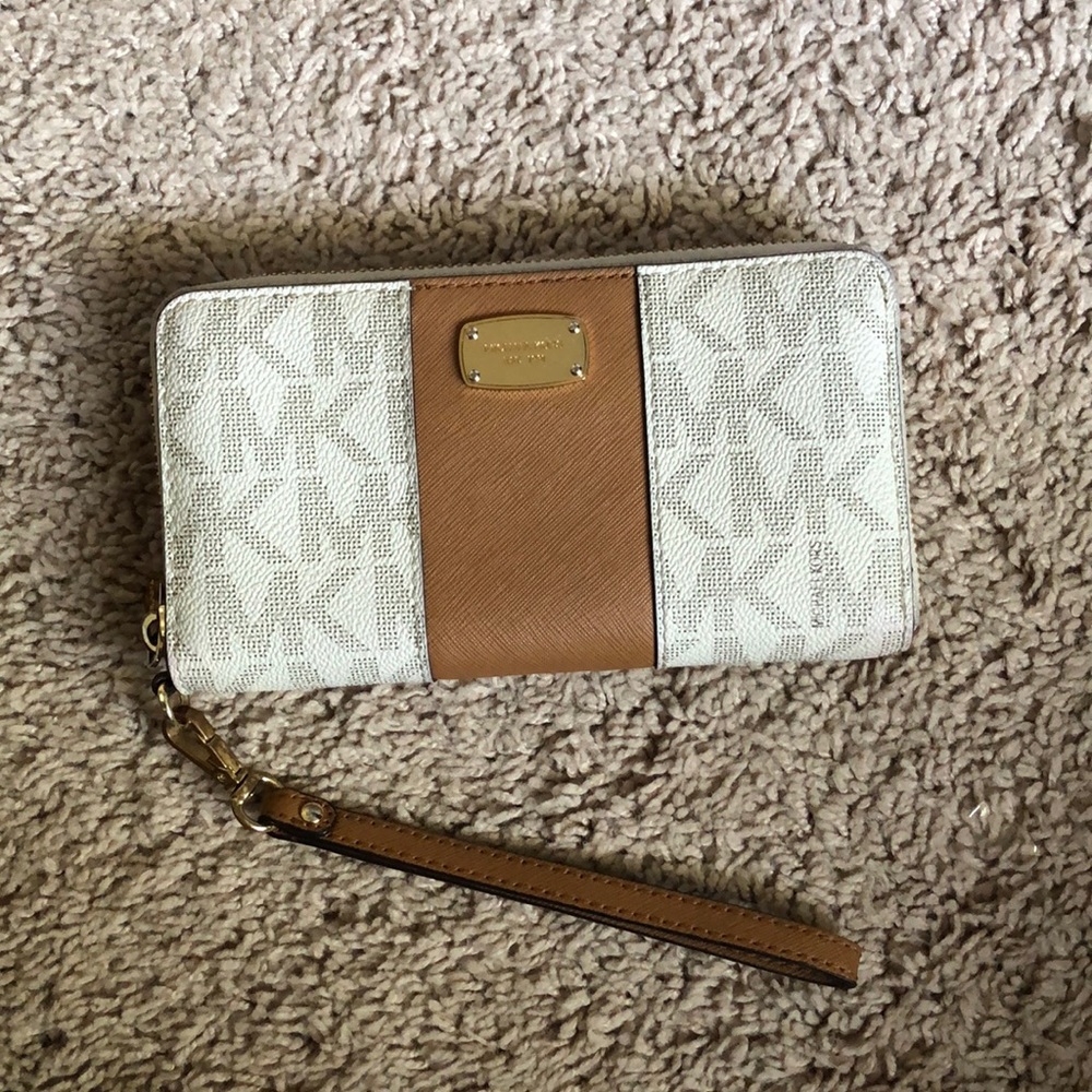 Michael kors wallet